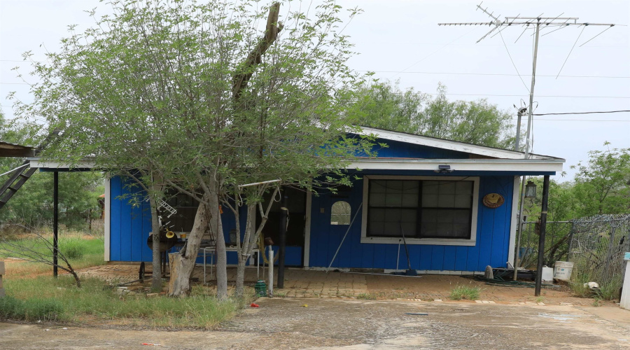 609 French St., Encinal, Texas 78019, 4 Bedrooms Bedrooms, 6 Rooms Rooms,1 BathroomBathrooms,Residential,For Sale,609 French St.,20254640