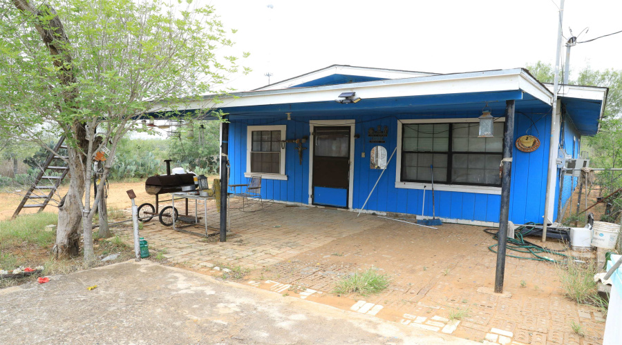 609 French St., Encinal, Texas 78019, 4 Bedrooms Bedrooms, 6 Rooms Rooms,1 BathroomBathrooms,Residential,For Sale,609 French St.,20254640