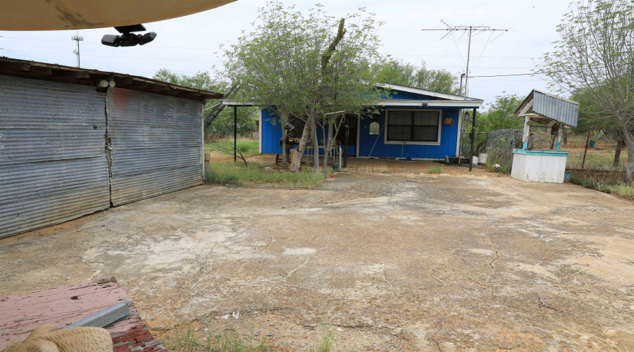 609 French St., Encinal, Texas 78019, 4 Bedrooms Bedrooms, 6 Rooms Rooms,1 BathroomBathrooms,Residential,For Sale,609 French St.,20254640