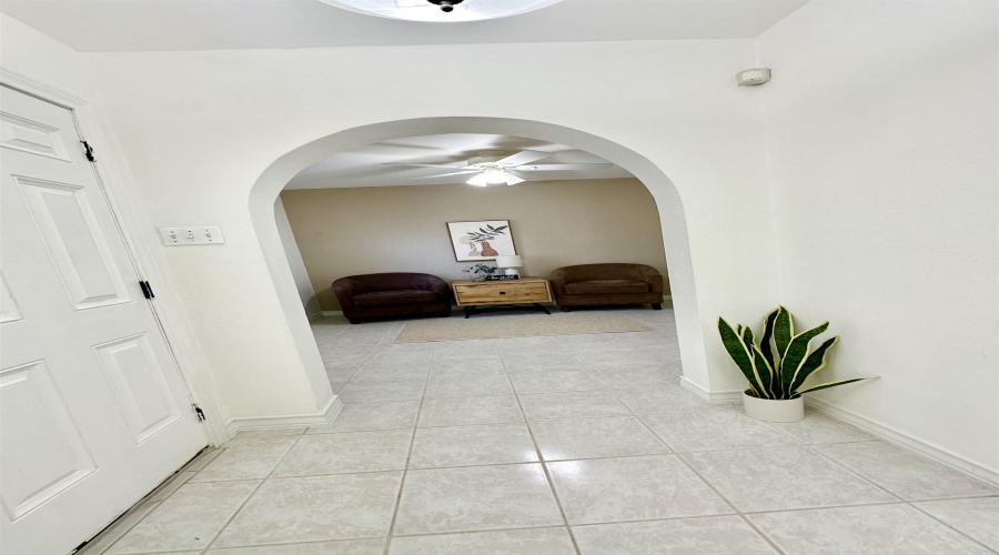 142 Salamanca Ave, LAREDO, Texas 78046-8406, 3 Bedrooms Bedrooms, 6 Rooms Rooms,2 BathroomsBathrooms,Residential,For Sale,142 Salamanca Ave,20254641