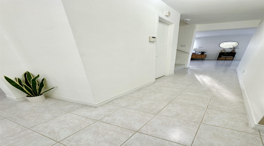 142 Salamanca Ave, LAREDO, Texas 78046-8406, 3 Bedrooms Bedrooms, 6 Rooms Rooms,2 BathroomsBathrooms,Residential,For Sale,142 Salamanca Ave,20254641