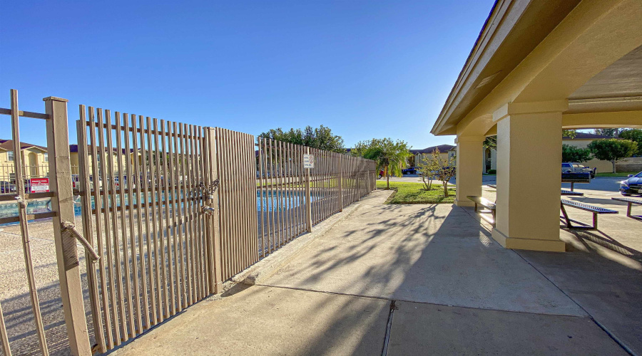9804 Cantera Ct, Laredo, Texas 78045, 2 Bedrooms Bedrooms, 5 Rooms Rooms,2 BathroomsBathrooms,Residential,For Rent,9804 Cantera Ct,20254642
