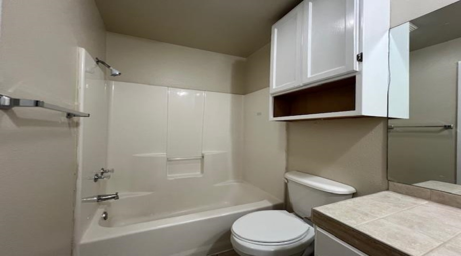 412 Shiloh Dr, Laredo, Texas 78045-6741, 3 Bedrooms Bedrooms, 5 Rooms Rooms,2 BathroomsBathrooms,Residential,For Rent,412 Shiloh Dr,20254335