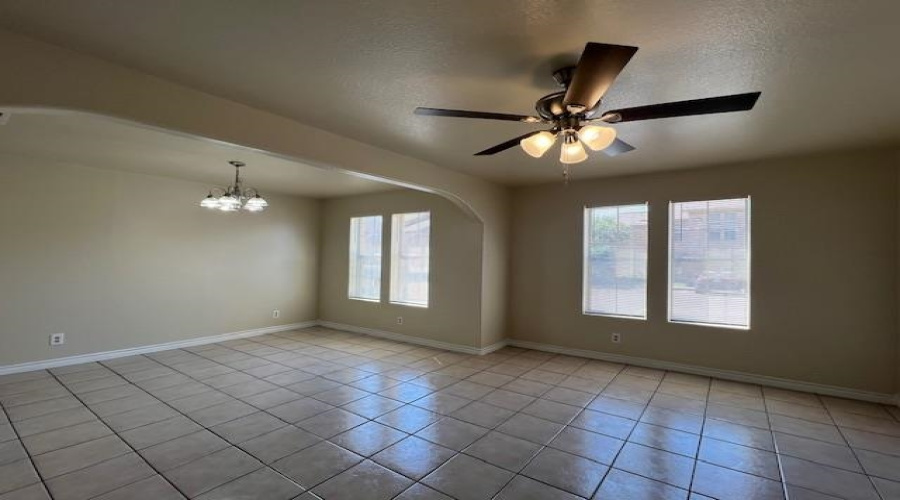 412 Shiloh Dr, Laredo, Texas 78045-6741, 3 Bedrooms Bedrooms, 5 Rooms Rooms,2 BathroomsBathrooms,Residential,For Rent,412 Shiloh Dr,20254335