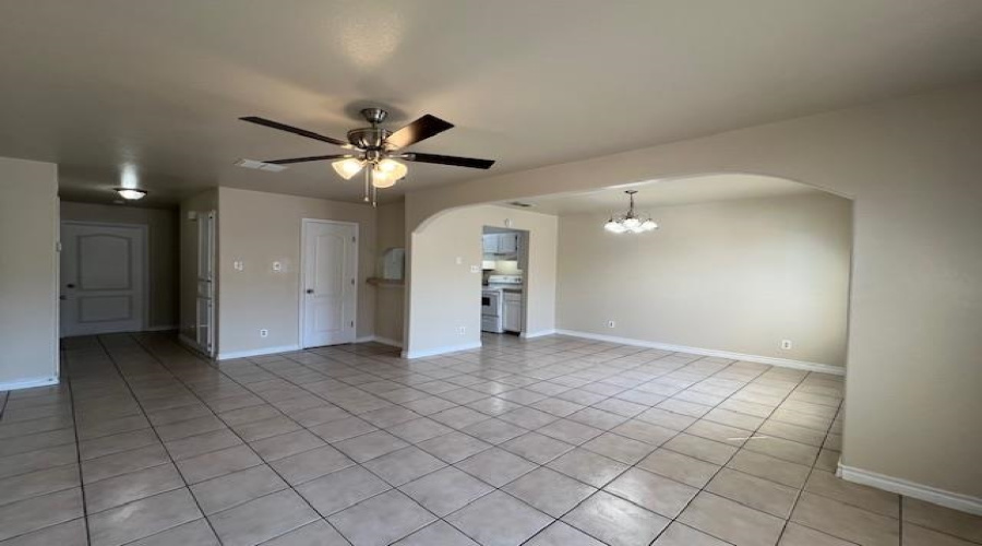 412 Shiloh Dr, Laredo, Texas 78045-6741, 3 Bedrooms Bedrooms, 5 Rooms Rooms,2 BathroomsBathrooms,Residential,For Rent,412 Shiloh Dr,20254335