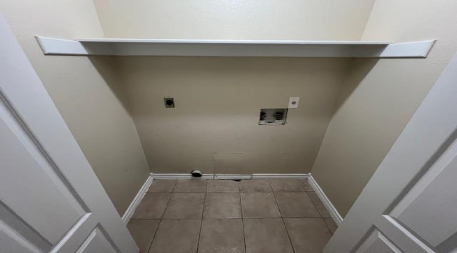 412 Shiloh Dr, Laredo, Texas 78045-6741, 3 Bedrooms Bedrooms, 5 Rooms Rooms,2 BathroomsBathrooms,Residential,For Rent,412 Shiloh Dr,20254335