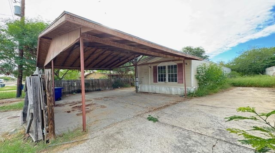 3415 Mier St, Laredo, Texas 78043, 3 Bedrooms Bedrooms, 5 Rooms Rooms,2 BathroomsBathrooms,Residential,For Sale,3415 Mier St,20254645