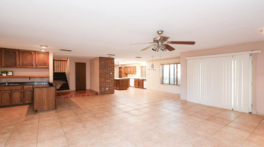 203 S Fenwick Dr, LAREDO, Texas 78041, 5 Bedrooms Bedrooms, 8 Rooms Rooms,3 BathroomsBathrooms,Residential,For Sale,203 S Fenwick Dr,20254648