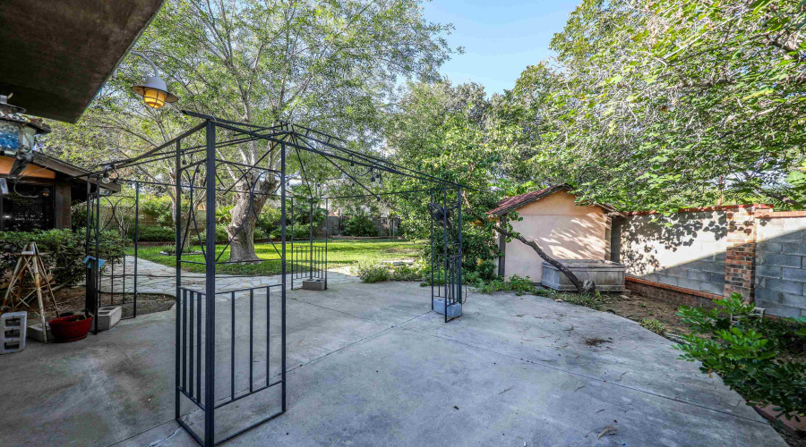 203 S Fenwick Dr, LAREDO, Texas 78041, 5 Bedrooms Bedrooms, 8 Rooms Rooms,3 BathroomsBathrooms,Residential,For Sale,203 S Fenwick Dr,20254648