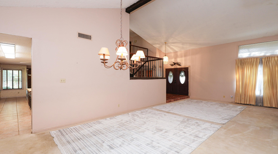 203 S Fenwick Dr, LAREDO, Texas 78041, 5 Bedrooms Bedrooms, 8 Rooms Rooms,3 BathroomsBathrooms,Residential,For Sale,203 S Fenwick Dr,20254648