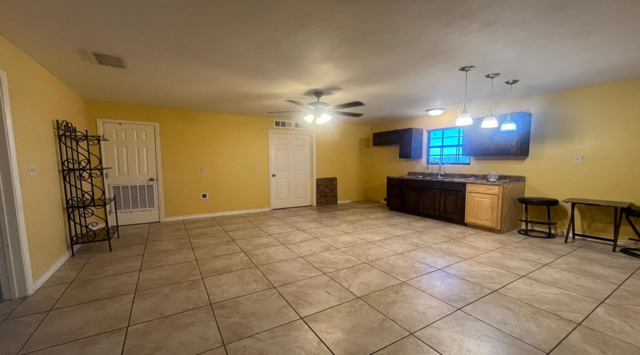 9001 Tulane Dr, LAREDO, Texas 78045, 2 Bedrooms Bedrooms, 4 Rooms Rooms,1 BathroomBathrooms,Residential,For Sale,9001 Tulane Dr,20254650