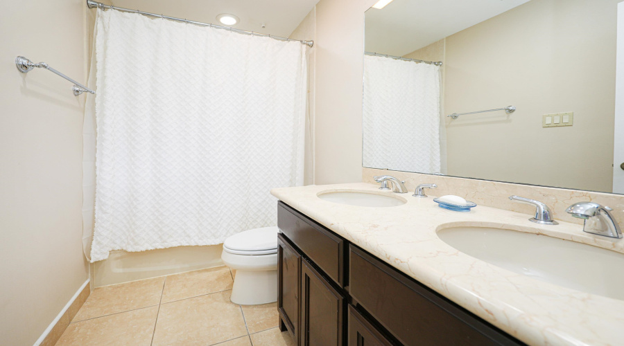 7207 Lake Victoria Rd, Laredo, Texas 78041, 3 Bedrooms Bedrooms, 7 Rooms Rooms,3 BathroomsBathrooms,Residential,For Rent,7207 Lake Victoria Rd,20254651 7207 Lake Victoria Rd, Laredo, Texas 78041, 3 Bedrooms Bedrooms, 7 Rooms Rooms,3 BathroomsBathrooms,Residential,For Rent,7207 Lake Victoria Rd,20254651