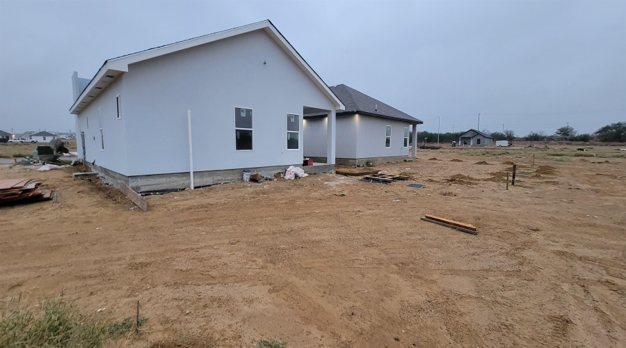 5064 Luna Grande Lp., Laredo, Texas 78046, 3 Bedrooms Bedrooms, 5 Rooms Rooms,2 BathroomsBathrooms,Residential,For Sale,5064 Luna Grande Lp.,20254653