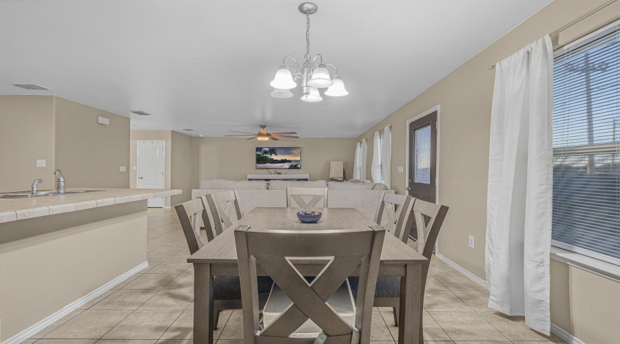 3302 Armando Pena Dr, Laredo, Texas 78046, 3 Bedrooms Bedrooms, 6 Rooms Rooms,2 BathroomsBathrooms,Residential,For Rent,3302 Armando Pena Dr,20254655