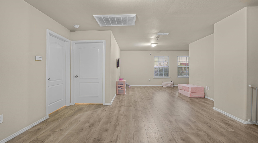 3302 Armando Pena Dr, Laredo, Texas 78046, 3 Bedrooms Bedrooms, 6 Rooms Rooms,2 BathroomsBathrooms,Residential,For Rent,3302 Armando Pena Dr,20254655