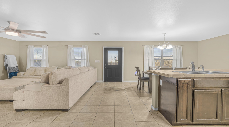 3302 Armando Pena Dr, Laredo, Texas 78046, 3 Bedrooms Bedrooms, 6 Rooms Rooms,2 BathroomsBathrooms,Residential,For Rent,3302 Armando Pena Dr,20254655