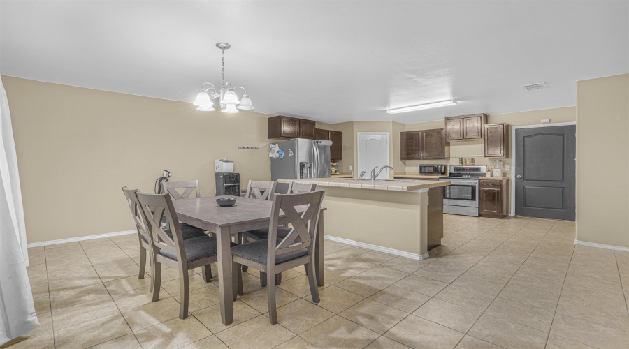 3302 Armando Pena Dr, Laredo, Texas 78046, 3 Bedrooms Bedrooms, 6 Rooms Rooms,2 BathroomsBathrooms,Residential,For Rent,3302 Armando Pena Dr,20254655