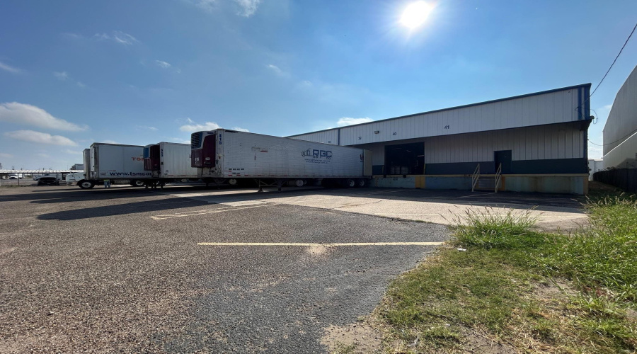 8101 San Gabriel Dr, Laredo, Texas 78045, 1 Bedroom Bedrooms, 1 Room Rooms,1 BathroomBathrooms,Commercial/industrial,For Rent,8101 San Gabriel Dr,20254660