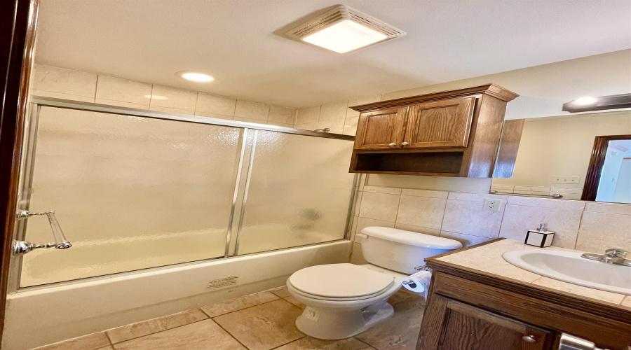 2704 San Agustin Ave, Laredo, Texas 78040, 2 Bedrooms Bedrooms, 4 Rooms Rooms,2 BathroomsBathrooms,Residential,For Rent,2704 San Agustin Ave,20254656