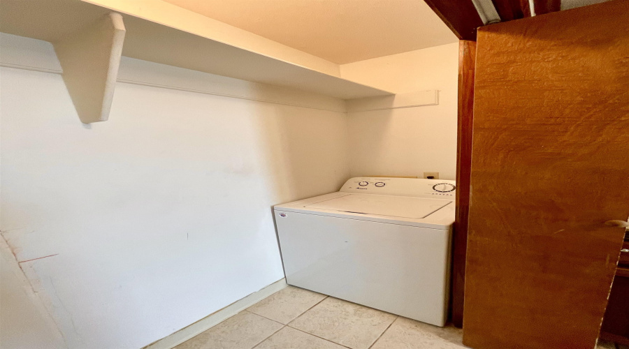 2704 San Agustin Ave, Laredo, Texas 78040, 2 Bedrooms Bedrooms, 4 Rooms Rooms,2 BathroomsBathrooms,Residential,For Rent,2704 San Agustin Ave,20254656