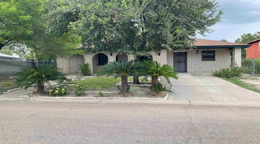 224 S Espana Dr., Laredo, Texas 78043, 3 Bedrooms Bedrooms, 6 Rooms Rooms,2 BathroomsBathrooms,Residential,For Sale,224 S Espana Dr.,20254657