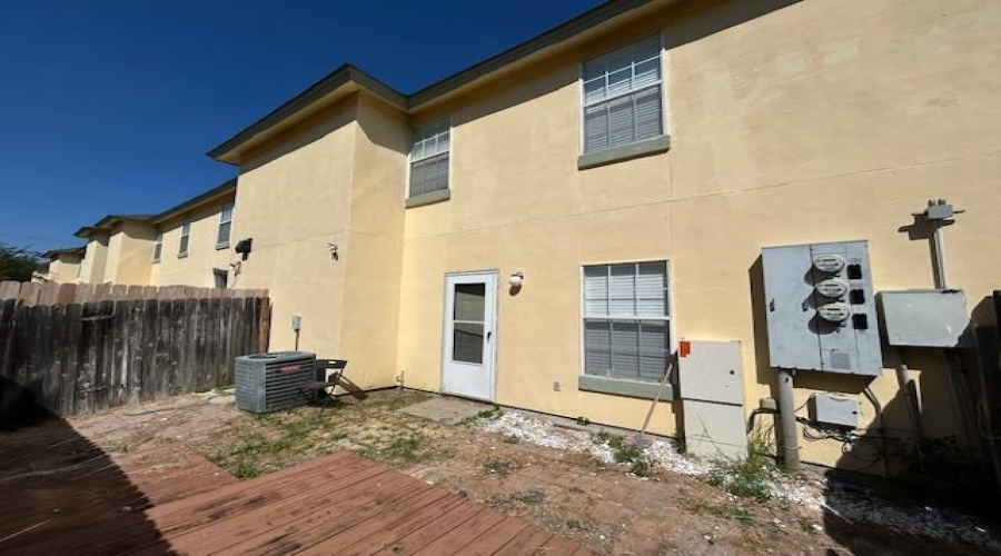 1000 Ranchway Dr, Laredo, Texas 78045, 3 Bedrooms Bedrooms, 6 Rooms Rooms,3 BathroomsBathrooms,Residential,For Rent,1000 Ranchway Dr,20254662 1000 Ranchway Dr, Laredo, Texas 78045, 3 Bedrooms Bedrooms, 6 Rooms Rooms,3 BathroomsBathrooms,Residential,For Rent,1000 Ranchway Dr,20254662