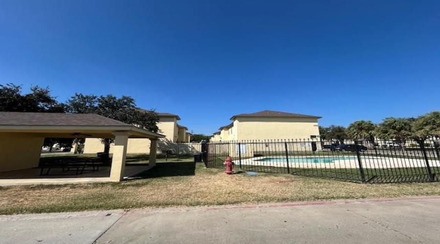 1000 Ranchway Dr, Laredo, Texas 78045, 3 Bedrooms Bedrooms, 6 Rooms Rooms,3 BathroomsBathrooms,Residential,For Rent,1000 Ranchway Dr,20254662 1000 Ranchway Dr, Laredo, Texas 78045, 3 Bedrooms Bedrooms, 6 Rooms Rooms,3 BathroomsBathrooms,Residential,For Rent,1000 Ranchway Dr,20254662