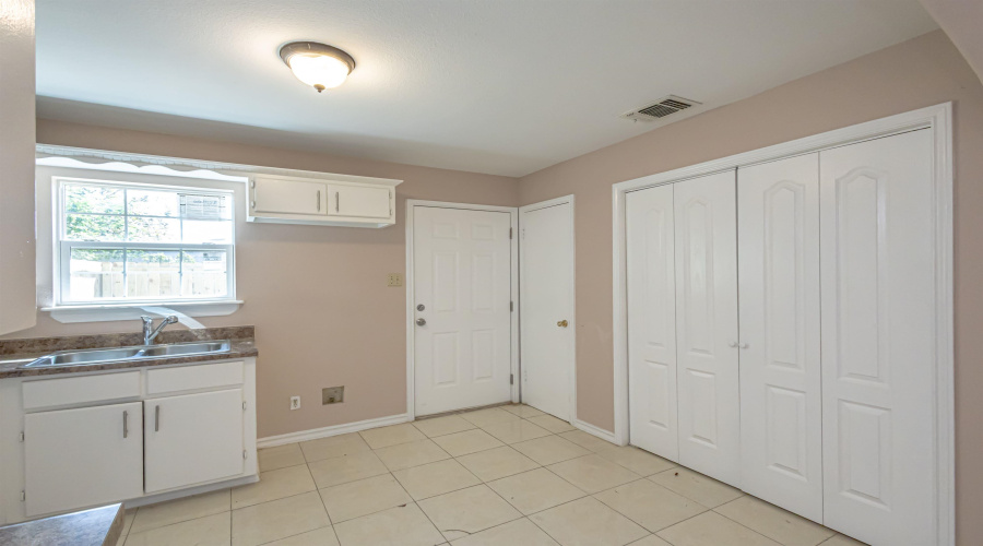 227 Malaga Dr, Laredo, Texas 78046, 2 Bedrooms Bedrooms, 4 Rooms Rooms,1 BathroomBathrooms,Residential,For Rent,227 Malaga Dr,20254663 227 Malaga Dr, Laredo, Texas 78046, 2 Bedrooms Bedrooms, 4 Rooms Rooms,1 BathroomBathrooms,Residential,For Rent,227 Malaga Dr,20254663
