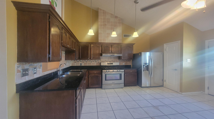 702 Zebra Dr, LAREDO, Texas 78045, 3 Bedrooms Bedrooms, 6 Rooms Rooms,2 BathroomsBathrooms,Residential,For Rent,702 Zebra Dr,20254665