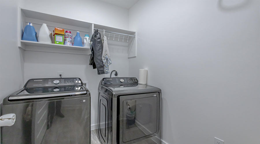 5515 Eva Ct., Laredo, Texas 78046, 3 Bedrooms Bedrooms, 5 Rooms Rooms,2 BathroomsBathrooms,Residential,For Sale,5515 Eva Ct.,20254667