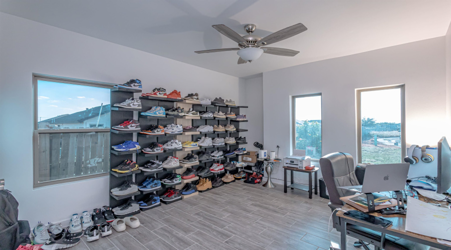 5515 Eva Ct., Laredo, Texas 78046, 3 Bedrooms Bedrooms, 5 Rooms Rooms,2 BathroomsBathrooms,Residential,For Sale,5515 Eva Ct.,20254667