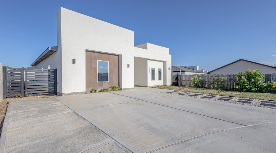 5515 Eva Ct., Laredo, Texas 78046, 3 Bedrooms Bedrooms, 5 Rooms Rooms,2 BathroomsBathrooms,Residential,For Sale,5515 Eva Ct.,20254667