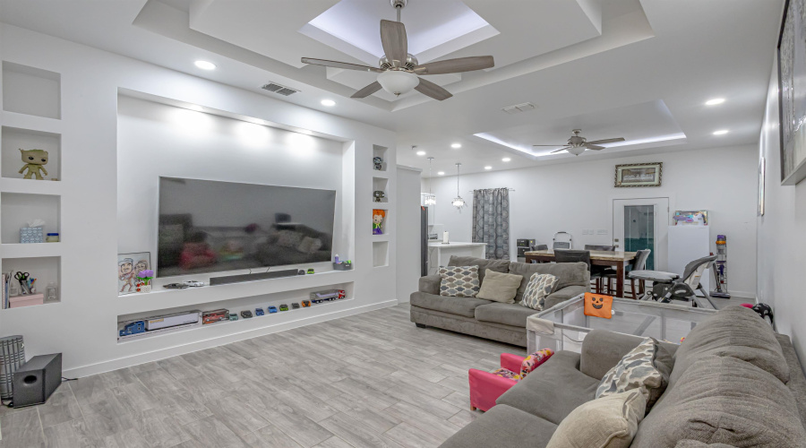 5515 Eva Ct., Laredo, Texas 78046, 3 Bedrooms Bedrooms, 5 Rooms Rooms,2 BathroomsBathrooms,Residential,For Sale,5515 Eva Ct.,20254667