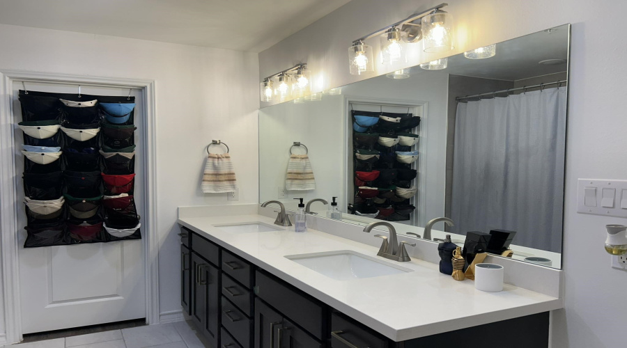 9925 Kaspar Dr., Laredo, Texas 78045, 3 Bedrooms Bedrooms, 7 Rooms Rooms,3 BathroomsBathrooms,Residential,For Rent,9925 Kaspar Dr.,20254669 9925 Kaspar Dr., Laredo, Texas 78045, 3 Bedrooms Bedrooms, 7 Rooms Rooms,3 BathroomsBathrooms,Residential,For Rent,9925 Kaspar Dr.,20254669