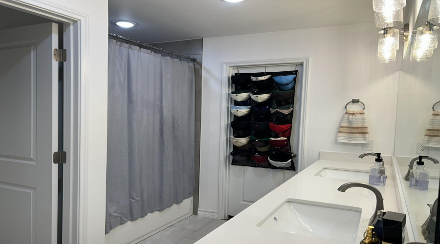9925 Kaspar Dr., Laredo, Texas 78045, 3 Bedrooms Bedrooms, 7 Rooms Rooms,3 BathroomsBathrooms,Residential,For Rent,9925 Kaspar Dr.,20254669 9925 Kaspar Dr., Laredo, Texas 78045, 3 Bedrooms Bedrooms, 7 Rooms Rooms,3 BathroomsBathrooms,Residential,For Rent,9925 Kaspar Dr.,20254669