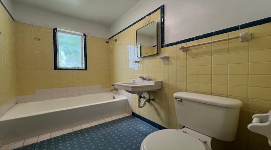 1615 Musser St, Laredo, Texas 78043, 3 Bedrooms Bedrooms, 6 Rooms Rooms,2 BathroomsBathrooms,Residential,For Rent,1615 Musser St,20254671