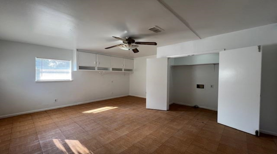 1615 Musser St, Laredo, Texas 78043, 3 Bedrooms Bedrooms, 6 Rooms Rooms,2 BathroomsBathrooms,Residential,For Rent,1615 Musser St,20254671