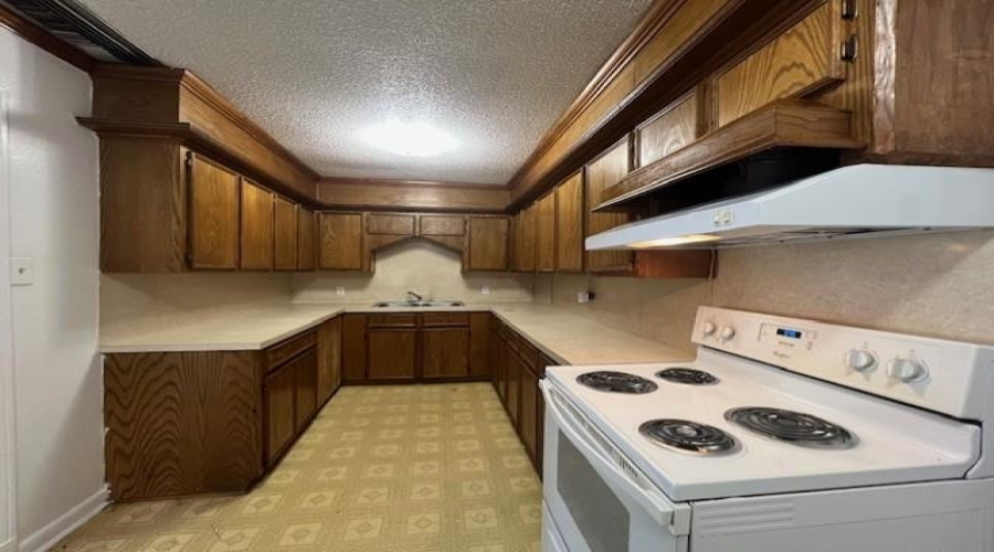 1615 Musser St, Laredo, Texas 78043, 3 Bedrooms Bedrooms, 6 Rooms Rooms,2 BathroomsBathrooms,Residential,For Rent,1615 Musser St,20254671