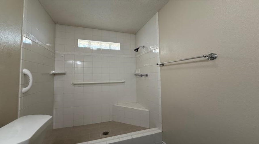 4320 Revolution Rd, Laredo, Texas 78046, 3 Bedrooms Bedrooms, 5 Rooms Rooms,2 BathroomsBathrooms,Residential,For Rent,4320 Revolution Rd,20254673