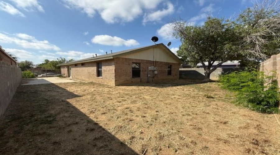 4320 Revolution Rd, Laredo, Texas 78046, 3 Bedrooms Bedrooms, 5 Rooms Rooms,2 BathroomsBathrooms,Residential,For Rent,4320 Revolution Rd,20254673