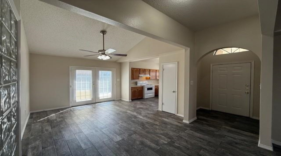 4320 Revolution Rd, Laredo, Texas 78046, 3 Bedrooms Bedrooms, 5 Rooms Rooms,2 BathroomsBathrooms,Residential,For Rent,4320 Revolution Rd,20254673