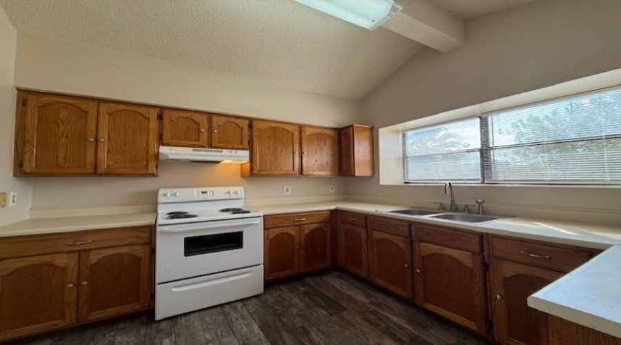 4320 Revolution Rd, Laredo, Texas 78046, 3 Bedrooms Bedrooms, 5 Rooms Rooms,2 BathroomsBathrooms,Residential,For Rent,4320 Revolution Rd,20254673