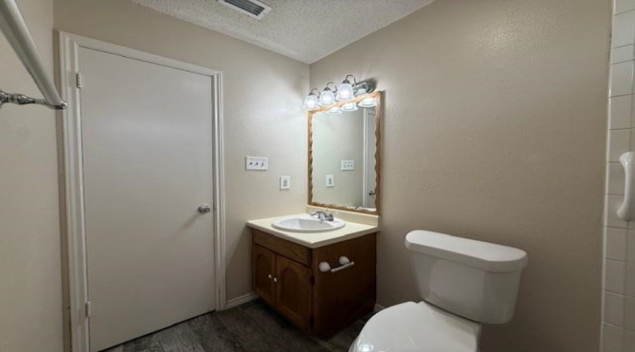 4320 Revolution Rd, Laredo, Texas 78046, 3 Bedrooms Bedrooms, 5 Rooms Rooms,2 BathroomsBathrooms,Residential,For Rent,4320 Revolution Rd,20254673