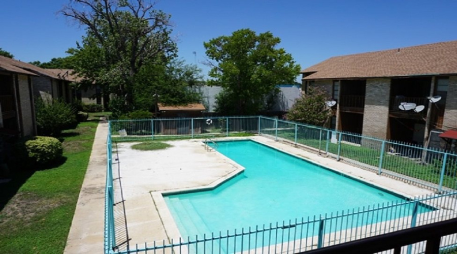 100 E Hillside Rd, Laredo, Texas 78041, 1 Bedroom Bedrooms, 3 Rooms Rooms,1 BathroomBathrooms,Residential,For Rent,100 E Hillside Rd,20254674