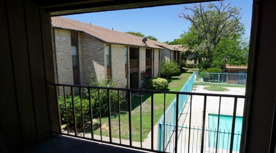100 E Hillside Rd, Laredo, Texas 78041, 1 Bedroom Bedrooms, 3 Rooms Rooms,1 BathroomBathrooms,Residential,For Sale,100 E Hillside Rd,20254675