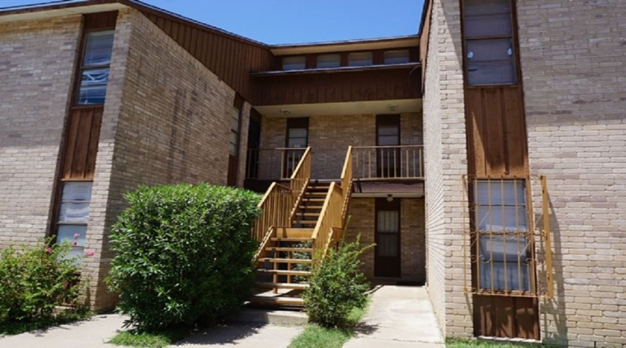 100 E Hillside Rd, Laredo, Texas 78041, 1 Bedroom Bedrooms, 3 Rooms Rooms,1 BathroomBathrooms,Residential,For Sale,100 E Hillside Rd,20254675