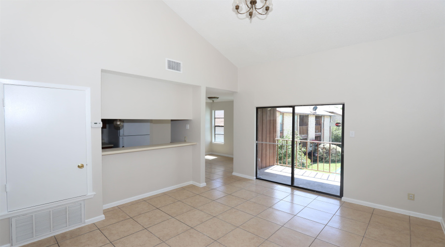 100 E Hillside Rd, Laredo, Texas 78041, 1 Bedroom Bedrooms, 3 Rooms Rooms,1 BathroomBathrooms,Residential,For Sale,100 E Hillside Rd,20254675