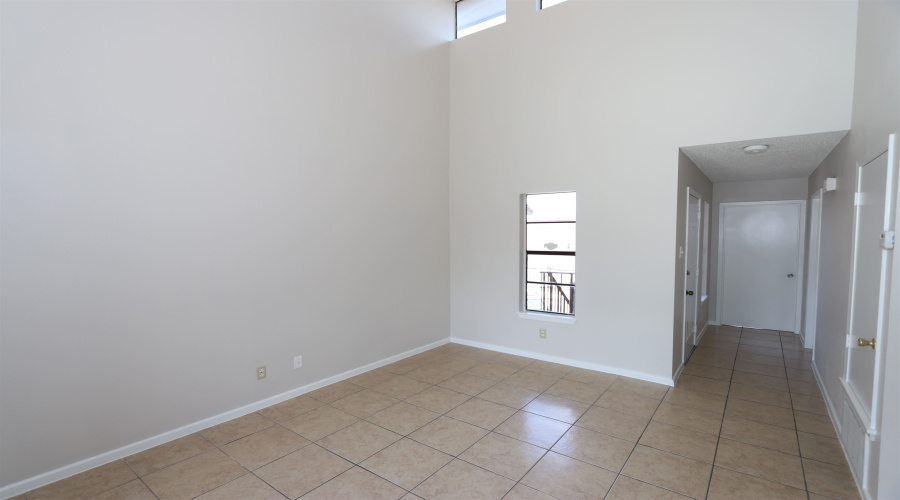 100 E Hillside Rd, Laredo, Texas 78041, 1 Bedroom Bedrooms, 3 Rooms Rooms,1 BathroomBathrooms,Residential,For Sale,100 E Hillside Rd,20254675