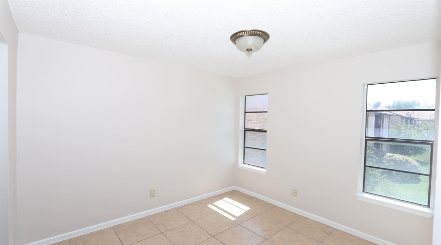 100 E Hillside Rd, Laredo, Texas 78041, 1 Bedroom Bedrooms, 3 Rooms Rooms,1 BathroomBathrooms,Residential,For Sale,100 E Hillside Rd,20254675