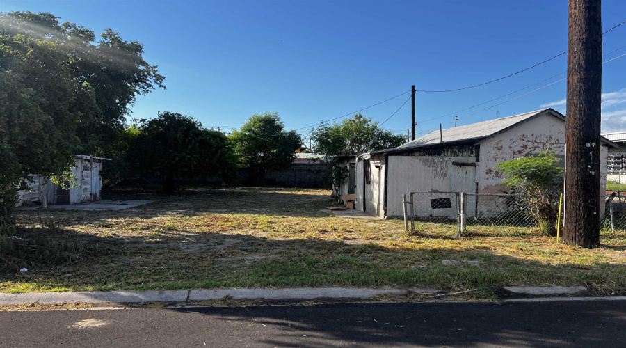 1819 Alamo St, Laredo, Texas 78040, ,Residential,For Sale,1819 Alamo St,20254676